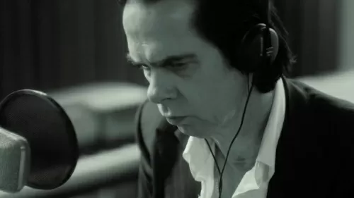 Nick Cave představí novou desku v celosvětové kinopremiéře, dočká se i 56 kin v Česku a na Slovensku