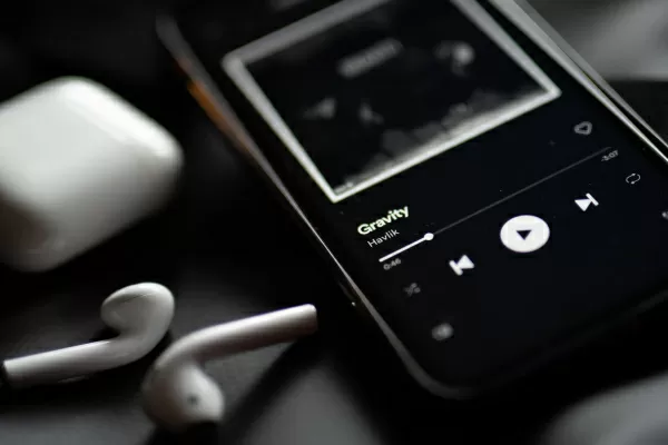 Hudba na dosah ruky: Jak digitální technologie zamíchaly s hudebními žánry
